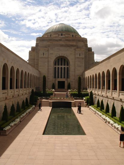 Das War-Memorial in Canberra 
- wir bekamen sogar eine 1-stuendige kostenlose Fuehrung (was fuer ein Service!) -
