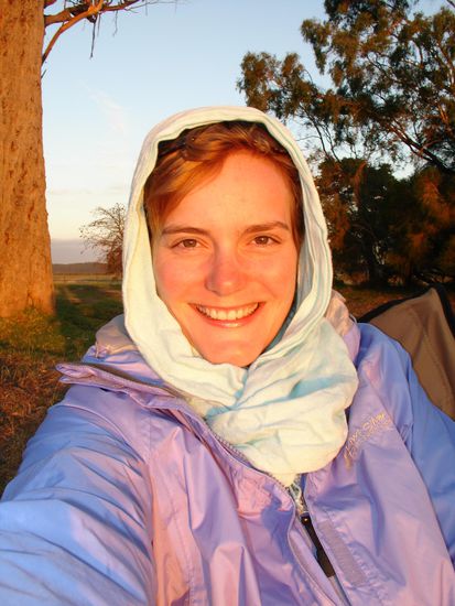 Der Herbst kehrt ein! 
Es sind immer noch Tagestemperaturen momentan ueber 30 Grad, aber Nachts kuehlt es doch schon ziemlich runter (unter 10 Grad!), mussten uns sogar schon eine Decke kaufen!