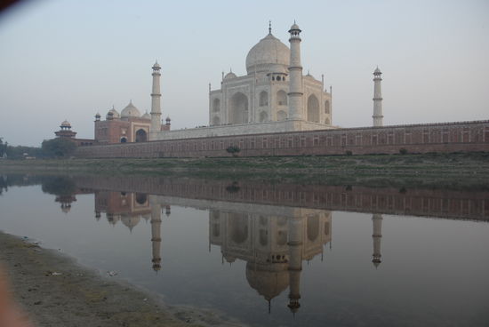 Das Taj von der Sandbank des Yamuna-Rivers aus gesehen