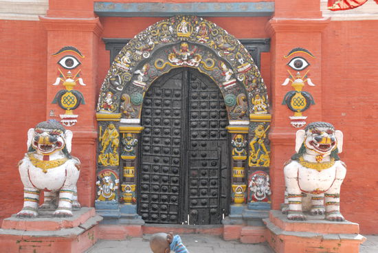 Das Eingangstor zum Taleju-Tempel