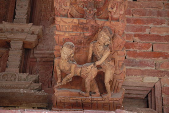 So ein Zeug muss sich der arme Hanuman anschauen...