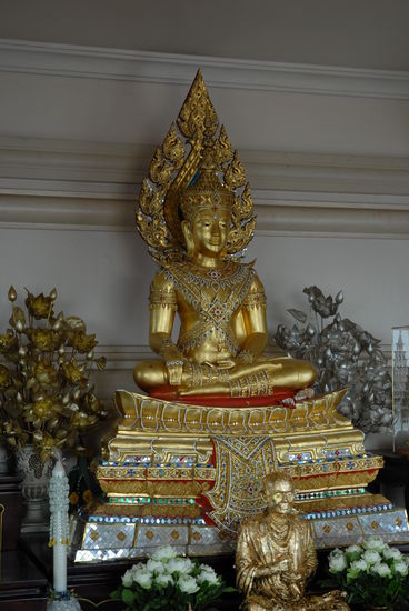 Der Buddha auf dem Golden-Mountain-Tempel