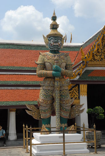 Einer der 12 steinernen Tempelwaechter