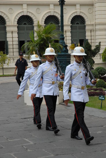 Wachabloesung bei den Waechtern des Koenigspalastes