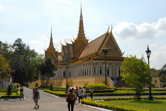 Die Kroenungshalle des kambodschanischen Koenigspalastes
