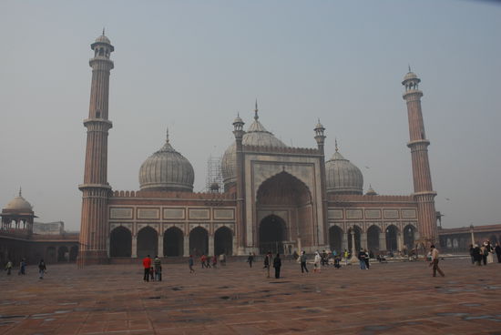 "Jami Masjid", die groesste Moschee Indiens.