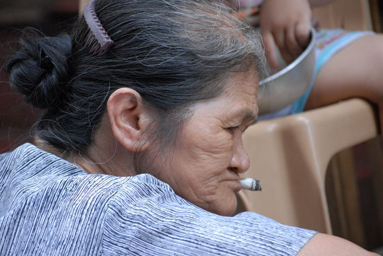 Thu' s Grandma mit der Fluppe