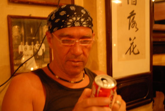 Tja, das Alter und seine Anforderungen ... da muss ich mir selbst fuer ne Coladose die rosarote (Lese)brille ausleihen