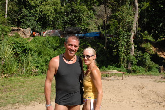 Nach dem Schwimmen im Dschungelfluss