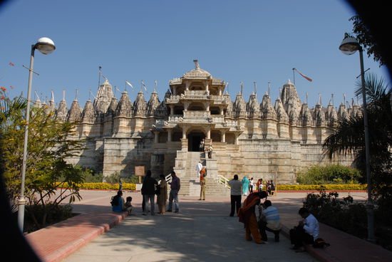 Der Zugangsbereich zum Jain-Tempel