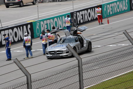 Na da haben die doch meinen SLK etwas umgebaut....