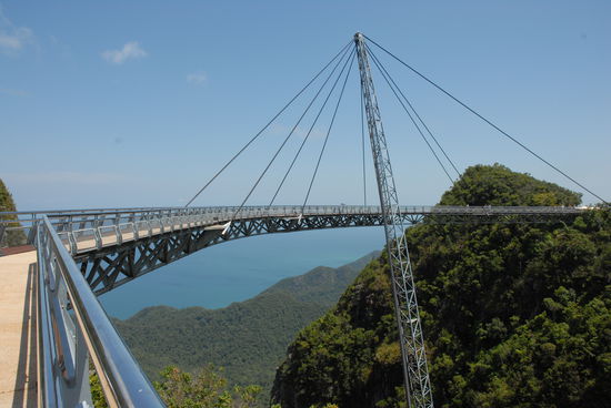 Eine schöne Verbindungsbrücke zu einem zweiten Aussichtspunkt