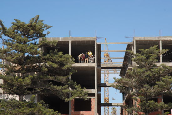 Pause und Posing auf dem Bau in Marokko