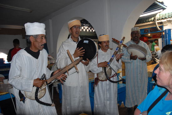 Die musikalische Untermalung des Tafelns