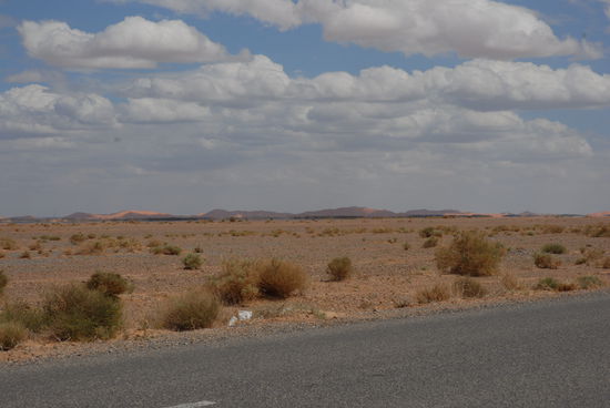 Die Erg Chebbi aus der Ferne