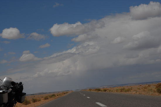 Wüste, soweit das Auge reicht