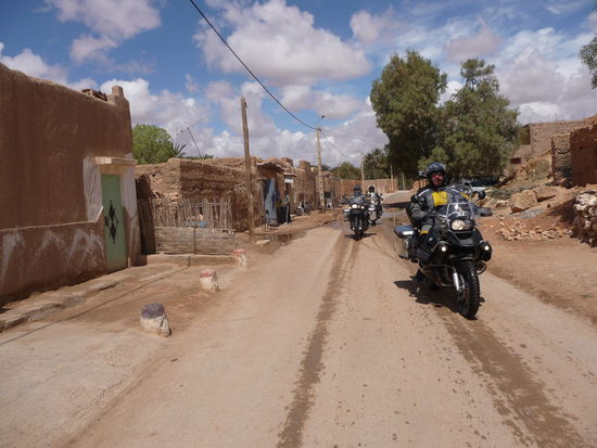 In einem der Lehmbaudörfer