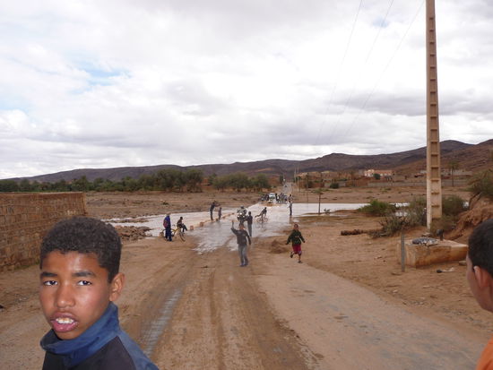 Der Traum eines jeden GS-Fahrers ... Flussduchquerung