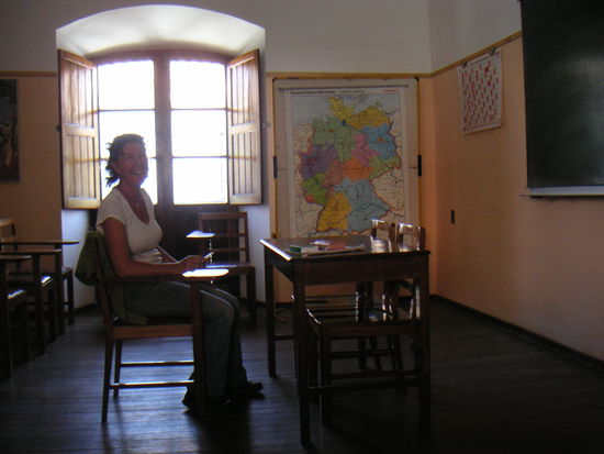 Ich warte ganz brav auf meine Lehrerin.