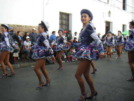 Auf diesen Schuhen 6 km und mehr durch die Straßen tanzen, respekt!