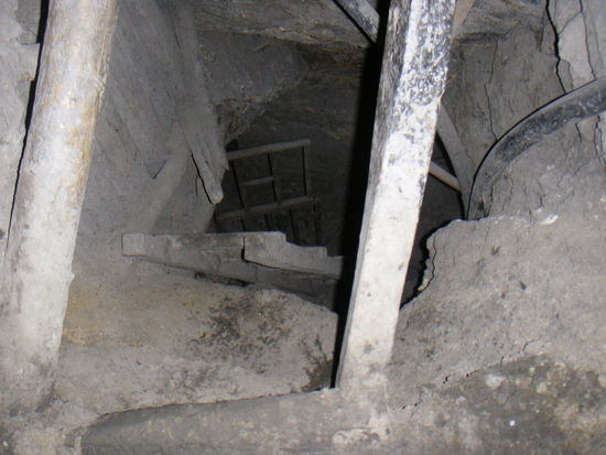 Neben dem Weg - unsere Berufsgenossenschaften hätten ihre helle Freude.