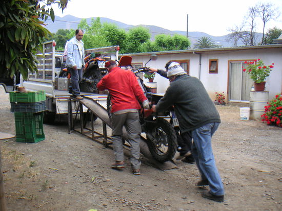 Einer unserer leichtesten Transporte, großes Auto und nette Helfer.