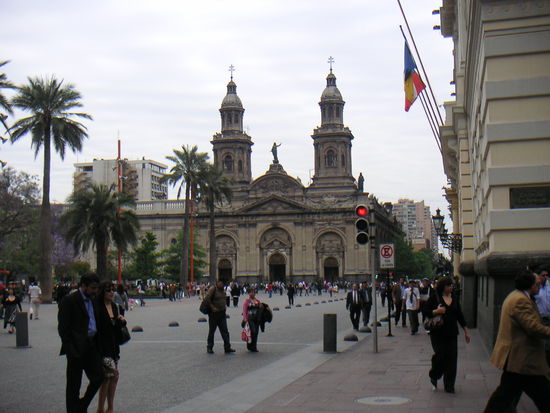 Die Kathedrale von Santiago an der Plaza.....