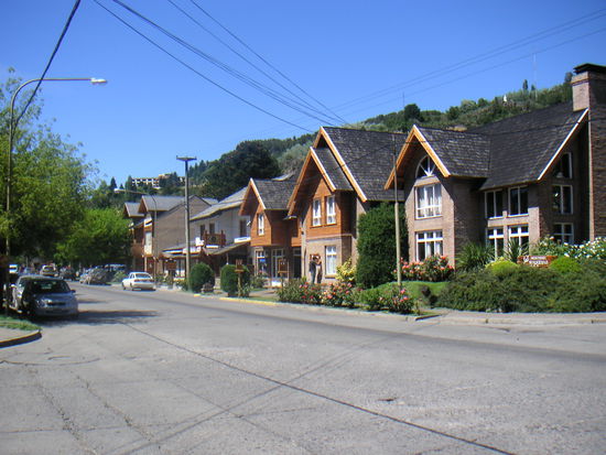 San Martin de los Andes, Häuser wie Landschaft errinnern an die Alpen.