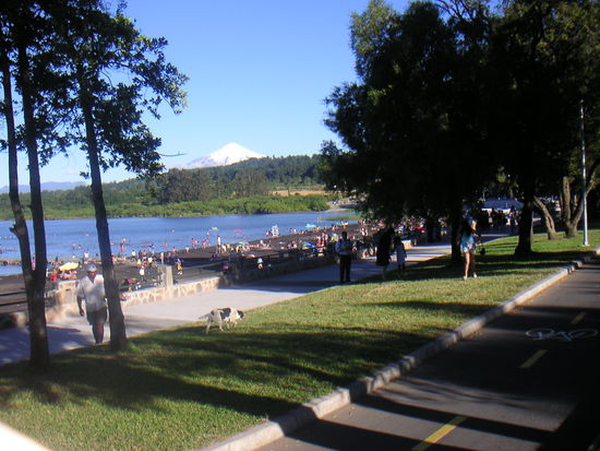 Standpromenade, See und Vulkan, wir hatten Bilderbuchwetter.