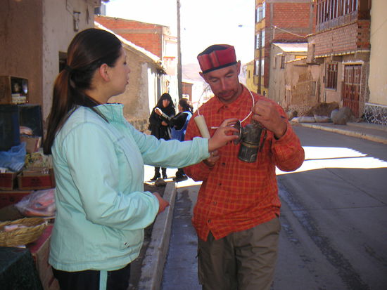 Hat mal jemand Feuer, bei Kindern heißt es, mit dem Feuer spielt man nicht, bei großen Jungs sollte es heißen, mit Dynamit spielt man nicht.