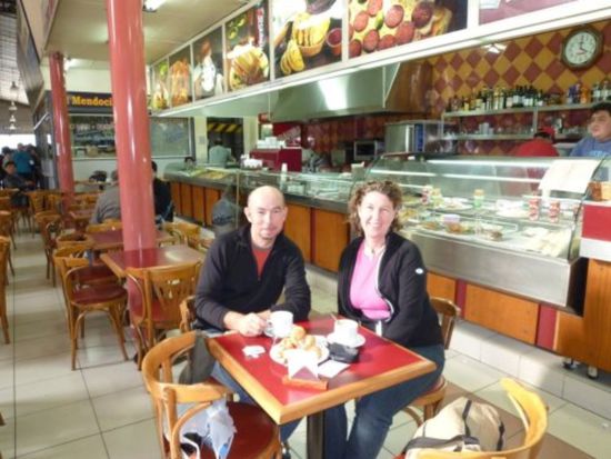 Wartezeit in Buenos Aires am Busbahnhof.