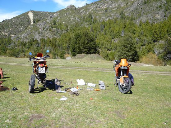 Mal eben schnell wieder alles flott machen, bis uns das kleine Problem ausbremste.