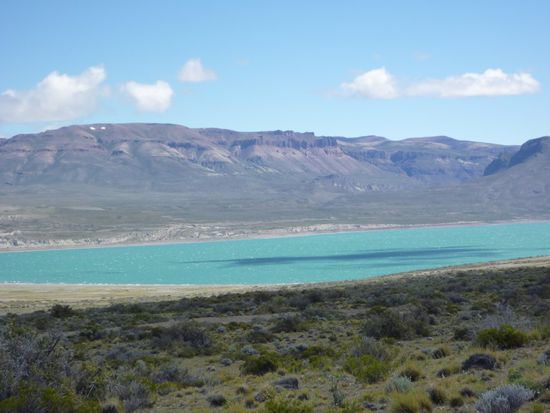Einer der unzähligen Seen, fast alle von Gletschern gespeist, daher diese tollen Farben.