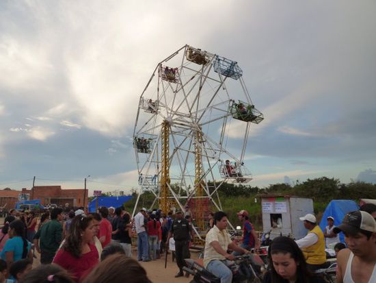 ....und sogar ein Riesenrad.