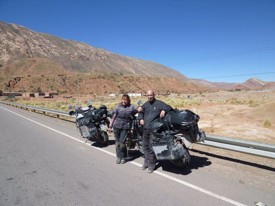Die Krad-Vagabunden mit ihren Transalps sind in Alaska gestartet.