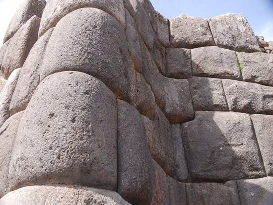 Die Ruinen oberhalb der Stadt, war einmal Tempel und Festung.