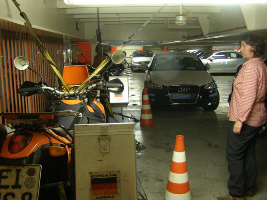 Sicherung der Motorräder für die nächsten 5 Wochen