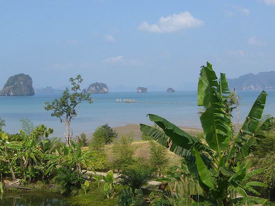 Blick auf die Küste von Ao Tha Len
