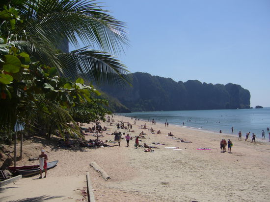 ...so viele Menschen am Strand...