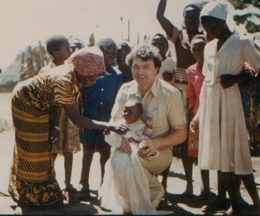 Jedes mal so eine Überraschung wenn ich zurück nach Tanzania komme. "Ganz der Papa" sagt die Mutter. Genau er hat die gleiche Nase.