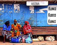 Eine Moderne Bushaltestelle in Arusha