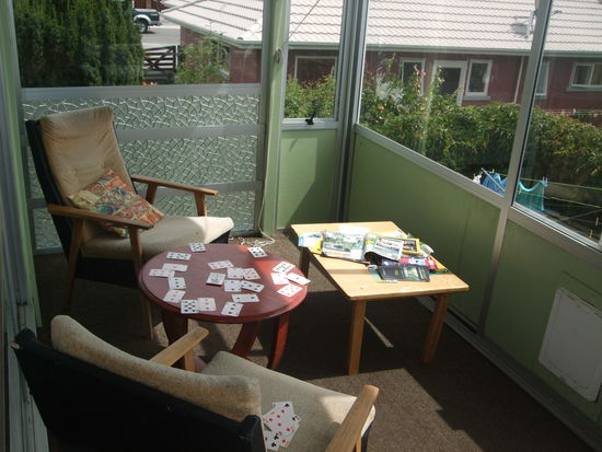 Und eine kleine Terrasse.