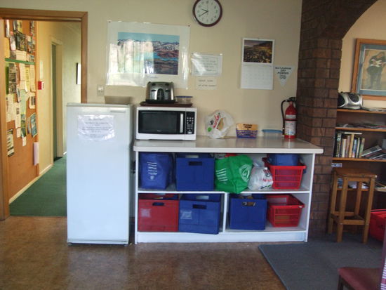 Mit Kühlschrank und Mikrowelle versteht sich!