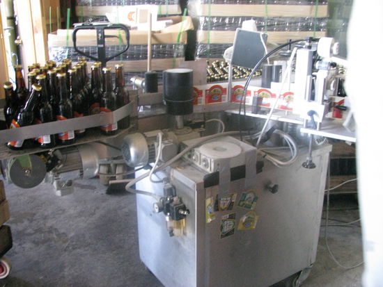 Die Ettekettiermaschine.