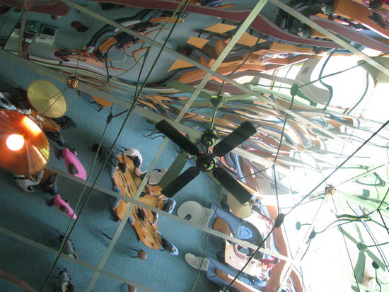 Die Decke in der Puzzling World.