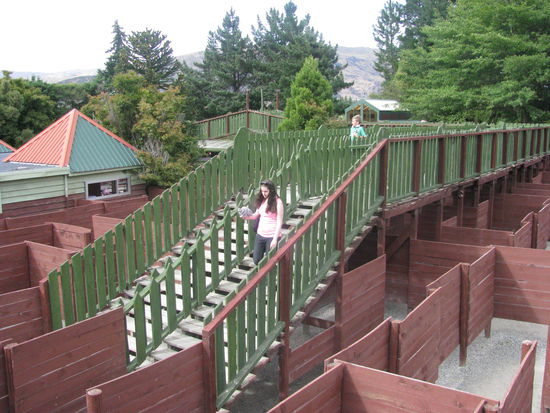 Das Labyrinth ist sogar zweistöckig, was das ganze nicht leichter macht.