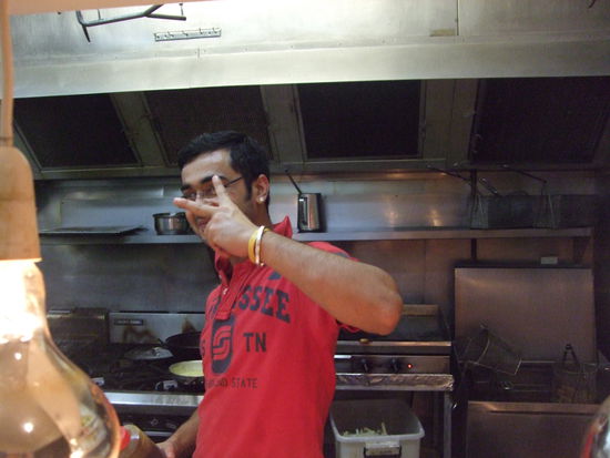 Er ging diese Woche zurück nach Indien.