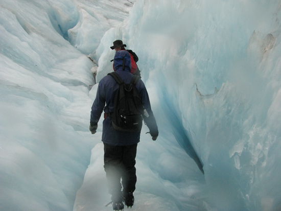 Robin musste immer als erster hinter Jason gehen und alles austesten für den Rest der Gruppe.
