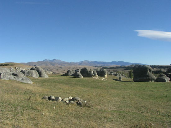 Die Steine waren riesig.