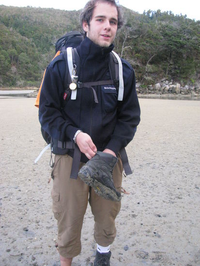 Da half nur eins: Barfuß weiter wandern!